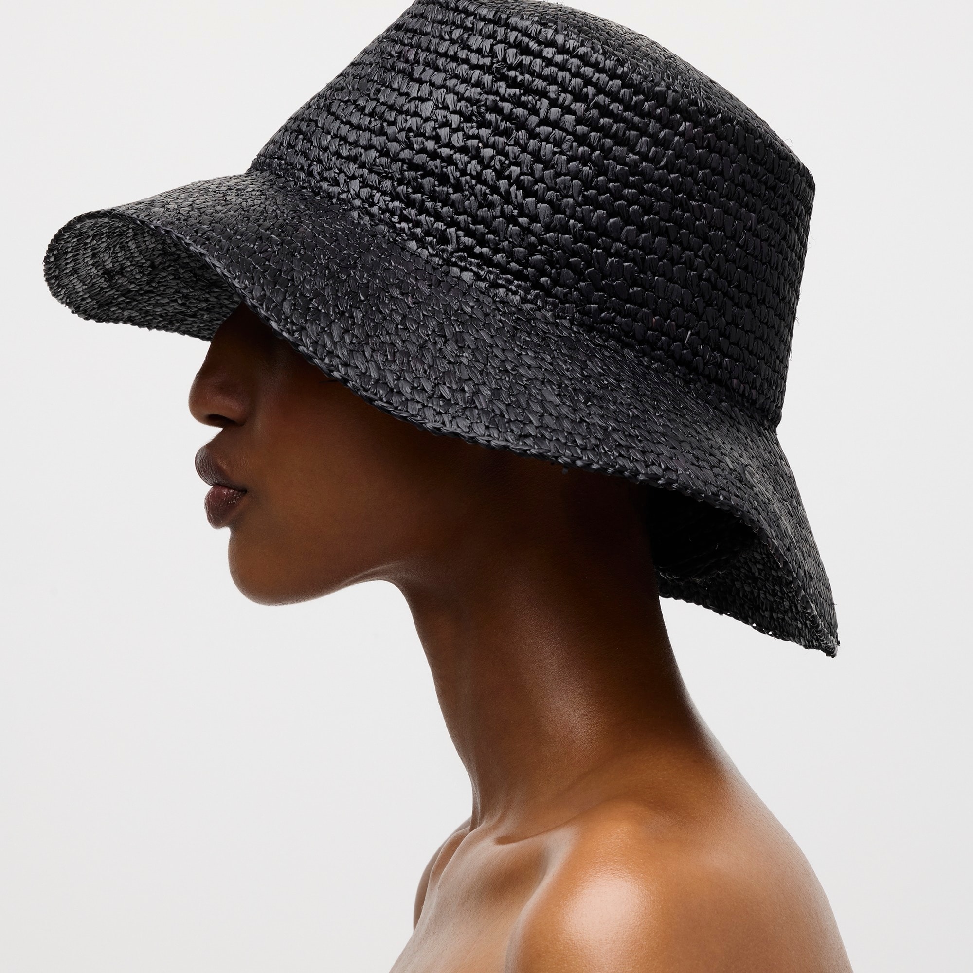  Wide-brim raffia bucket hat