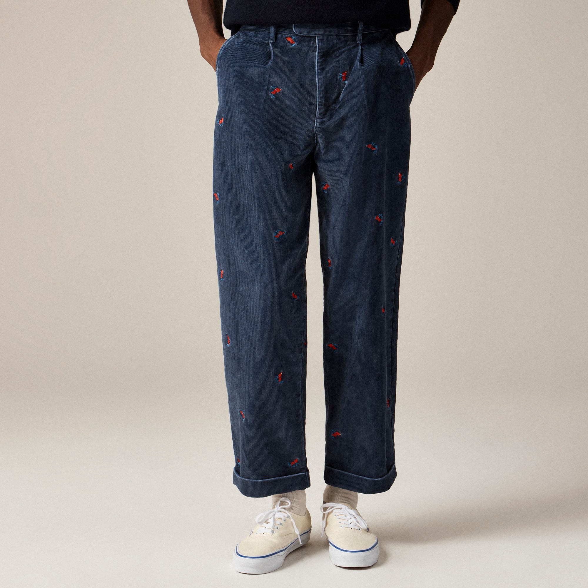  Relaxed-fit pleated 11-wale corduroy trouser with retro skier embroidery